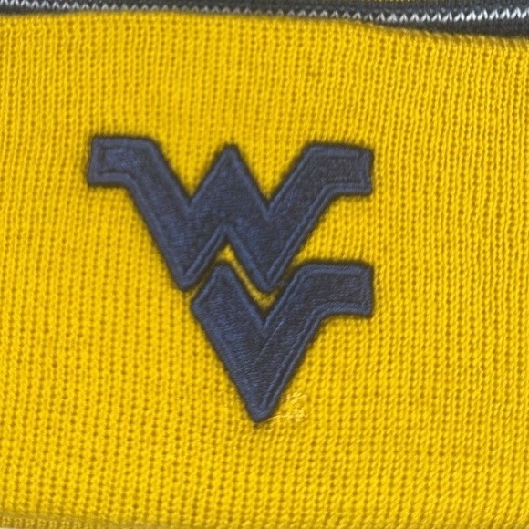 Top of the World West Virginia Mountaineers WVU Knit Beanie Hat Pom Yellow Navy - Picture 2 of 11